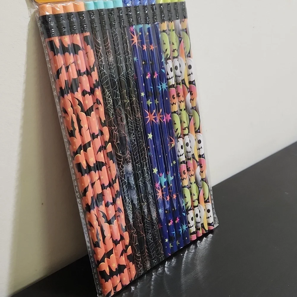 Halloween Themes 16 Pieces Pencils - Picture 4 of 4